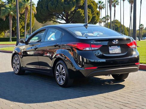 Used 2016 Hyundai Elantra SE image 5