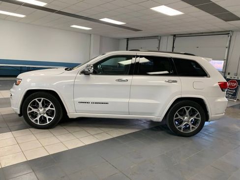 Used 2019 Jeep Grand Cherokee Overland image 2