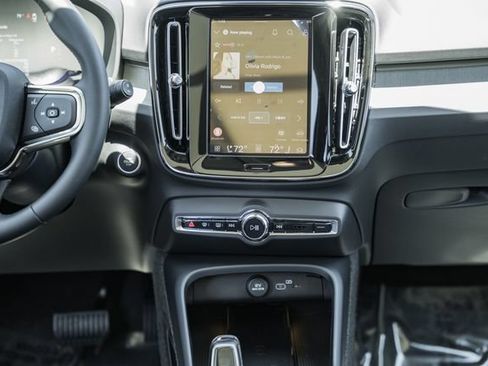 New 2026 Volvo XC40 B5 Plus w/ Protection Package Premier AWD/4WD image 22