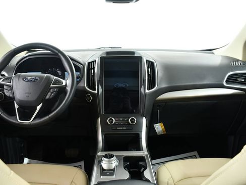 Used 2024 Ford Edge SEL w/ Convenience Package image 7