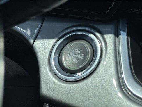 Used 2024 Chevrolet Trax LT w/ Driver Confidence Package FWD image 16