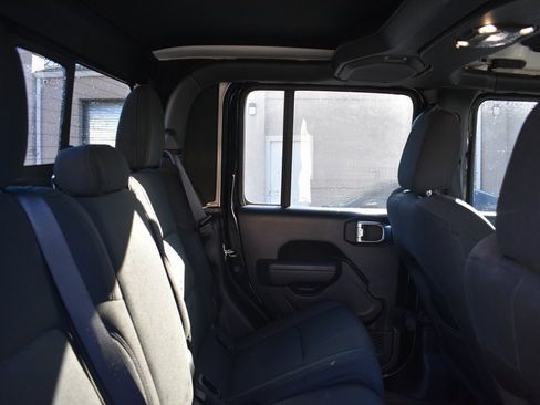 Used 2022 Jeep Gladiator Sport image 25