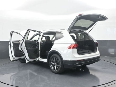Used 2023 Volkswagen Tiguan SE image 75