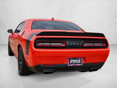 Used 2016 Dodge Challenger R/T Scat Pack w/ Leather Interior Group RWD image 7