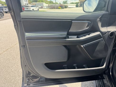 Used 2025 Ford Expedition Max Platinum AWD/4WD image 6
