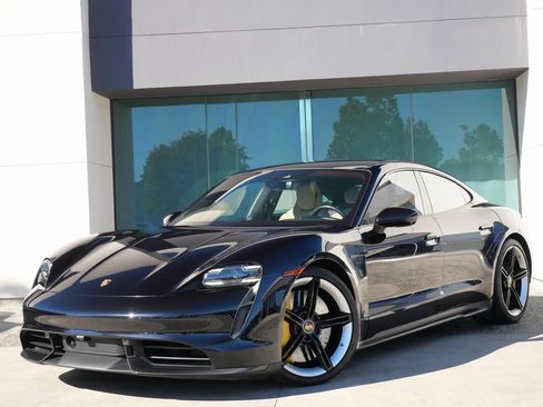 Used 2020 Porsche Taycan Turbo S image 3