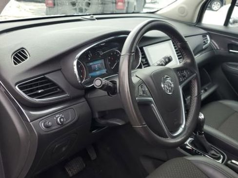Used 2019 Buick Enclave Essence image 6