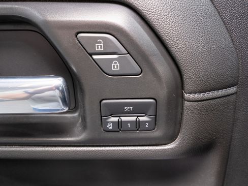 Used 2021 Chevrolet Silverado 2500 LTZ w/ LTZ Convenience Package image 16