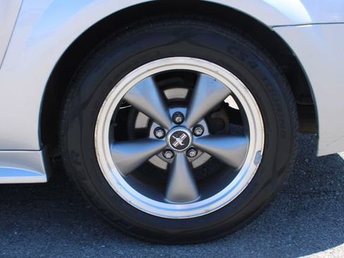 Used 2004 Ford Mustang Convertible RWD image 22