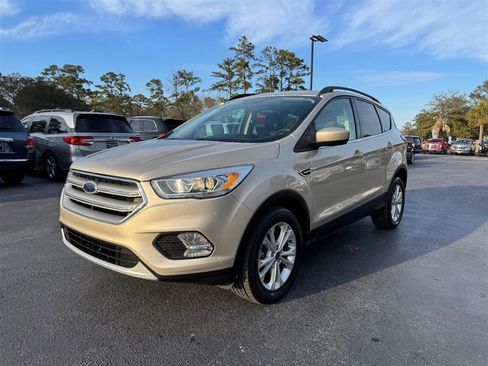 Used 2018 Ford Escape SEL image 4