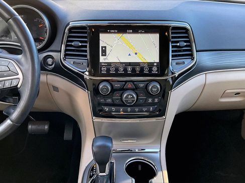 Used 2022 Jeep Grand Cherokee Limited w/ Trailer Tow Group IV image 12