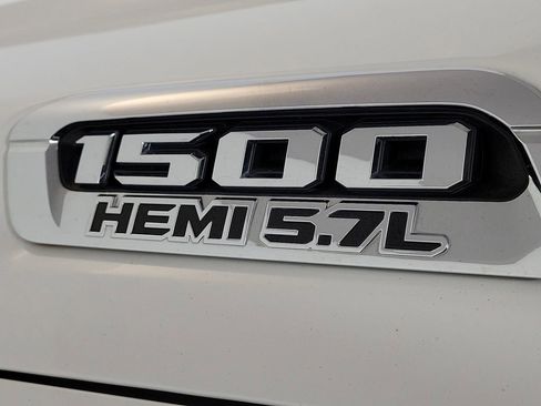 Used 2019 RAM 1500 Limited AWD/4WD image 8