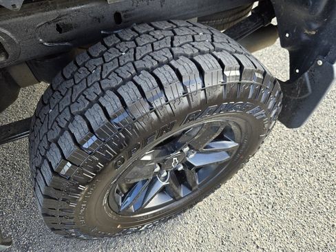 Used 2022 Chevrolet Silverado 1500 LT Trail Boss w/ LPO, Dark Essentials Package image 25