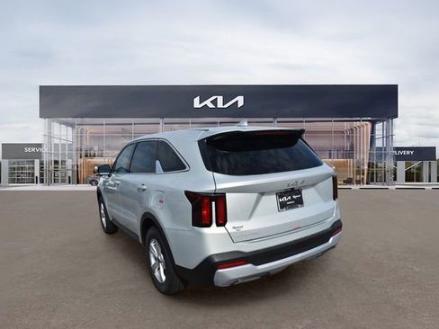 New 2026 Kia Sorento LX FWD image 6