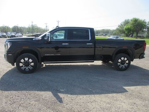 New 2026 GMC Sierra 3500 Denali w/ Denali Reserve Package AWD/4WD image 9
