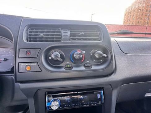 Used 2001 Nissan Frontier XE image 11