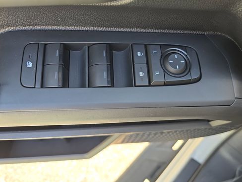 Certified 2024 Toyota Tacoma TRD Off-Road AWD/4WD image 25