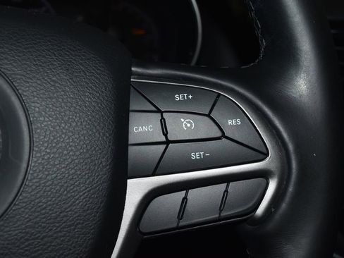 Used 2020 Jeep Grand Cherokee Limited image 14