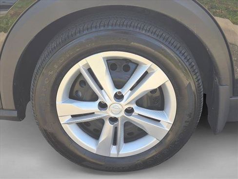 Used 2025 Nissan Kicks Play S FWD image 10
