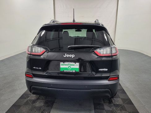 Used 2019 Jeep Cherokee Latitude Plus AWD/4WD image 7