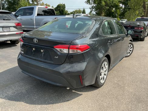 Used 2021 Toyota Corolla LE FWD image 3