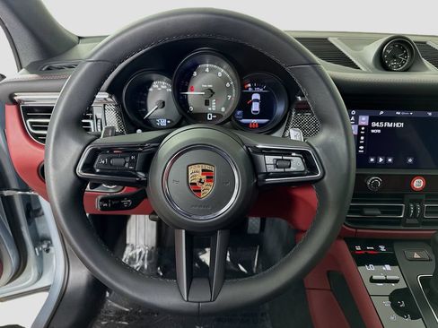 Certified 2025 Porsche Macan AWD/4WD image 12