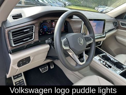 Certified 2025 Volkswagen Atlas SEL Premium R-Line image 23