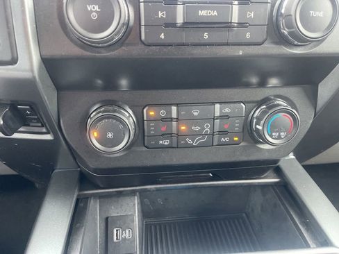 Used 2022 Ford F250 XLT w/ XLT Premium Package AWD/4WD image 19