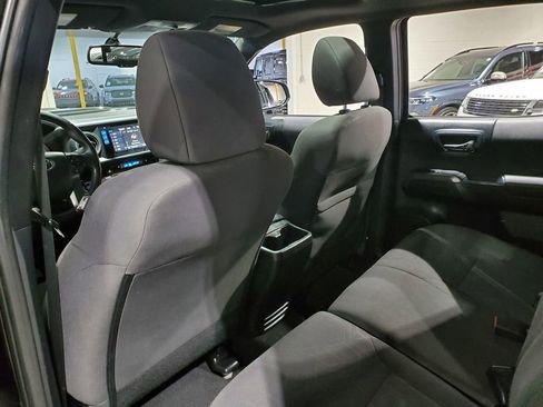 Used 2016 Toyota Tacoma TRD Sport w/ Premium & Technology Package RWD image 25