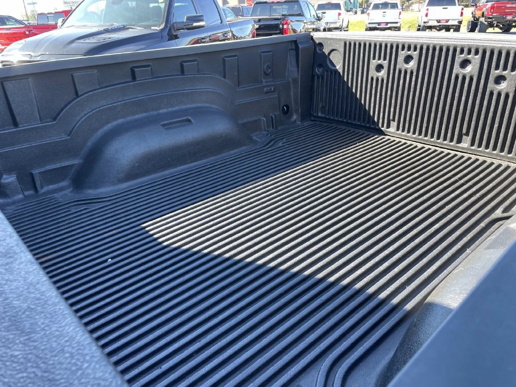 Used 2016 RAM 1500 Classic SLT AWD/4WD image 14