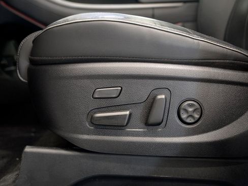 Used 2021 Hyundai Palisade Limited image 16