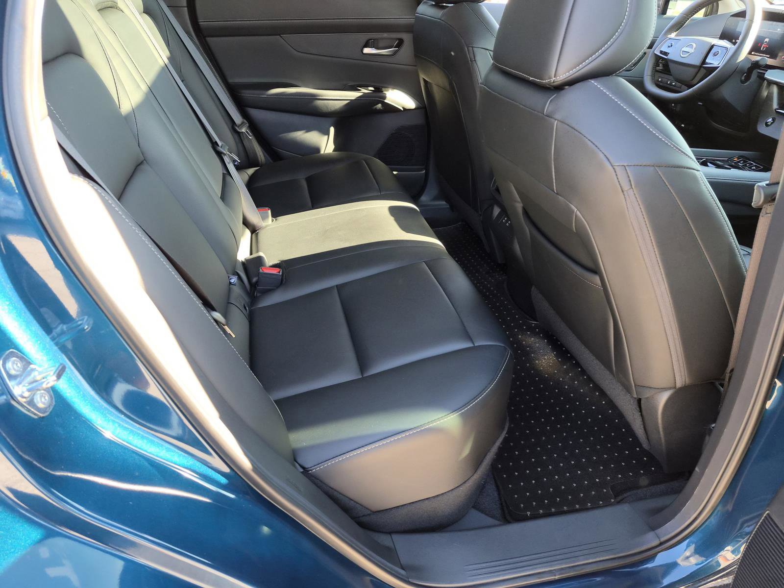 Used 2025 Nissan Murano SL AWD/4WD image 11