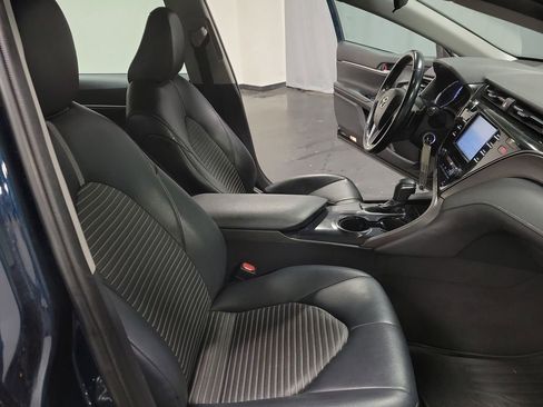 Used 2019 Toyota Camry SE image 21