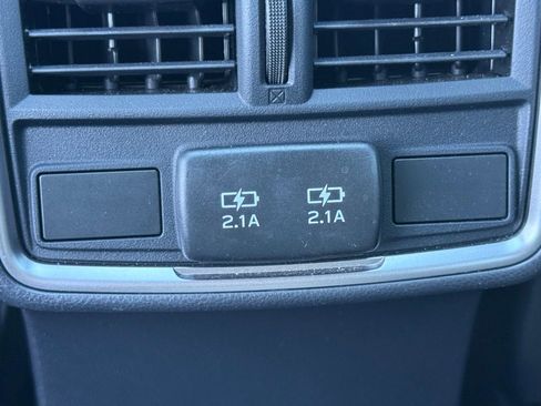 Used 2023 Subaru Forester Limited image 59