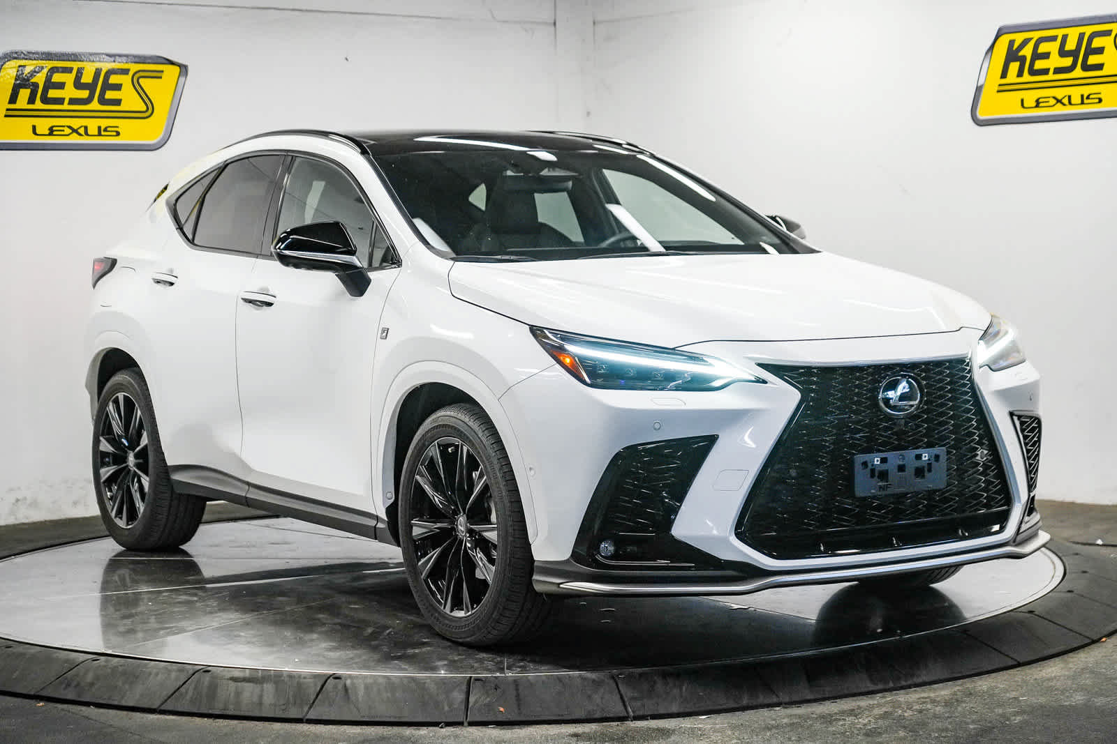 Used 2026 Lexus NX 450h+ F Sport AWD/4WD image 5