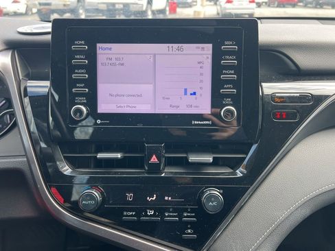 Used 2021 Toyota Camry SE image 4