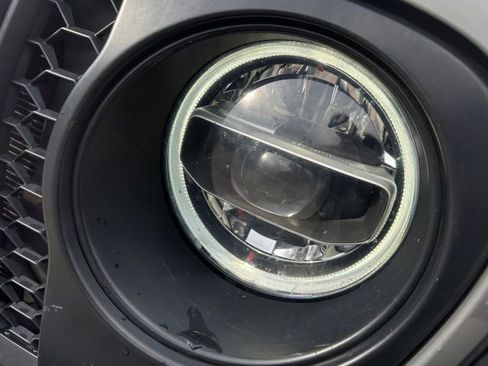 Used 2020 Jeep Gladiator Mojave AWD/4WD image 9