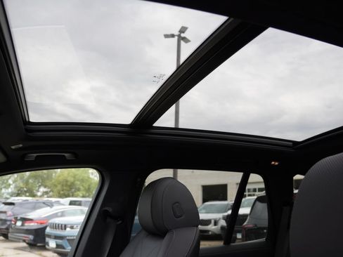 Used 2026 BMW X5 xDrive40i AWD/4WD image 5