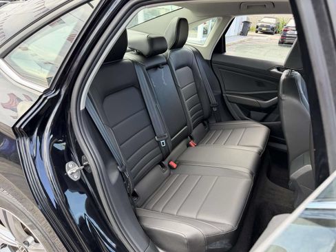 Used 2024 Volkswagen Jetta SE FWD image 13
