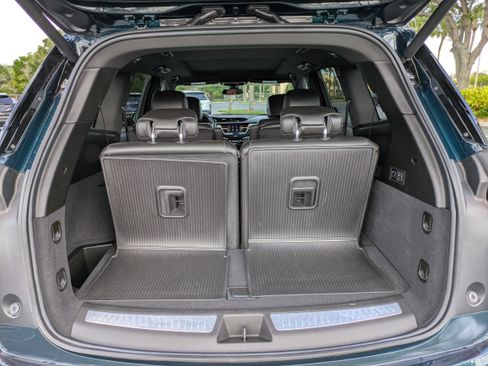Certified 2024 Cadillac XT6 Premium Luxury AWD/4WD image 11