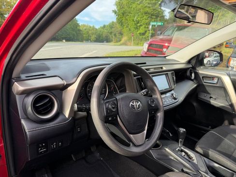 Used 2014 Toyota RAV4 XLE AWD/4WD image 12