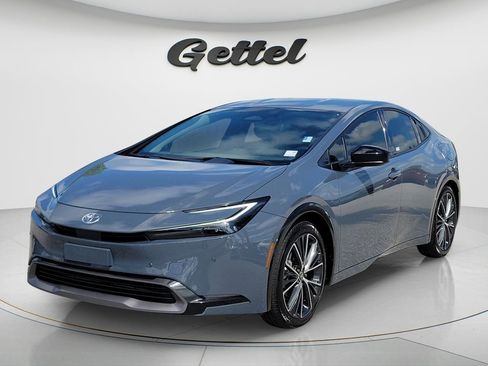 Used 2026 Toyota Prius XLE FWD image 1