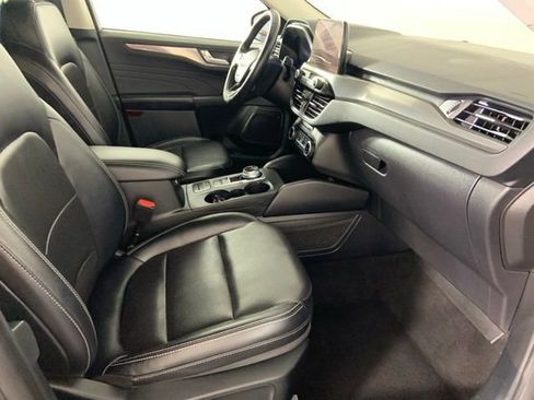Used 2022 Ford Escape Titanium AWD/4WD image 17