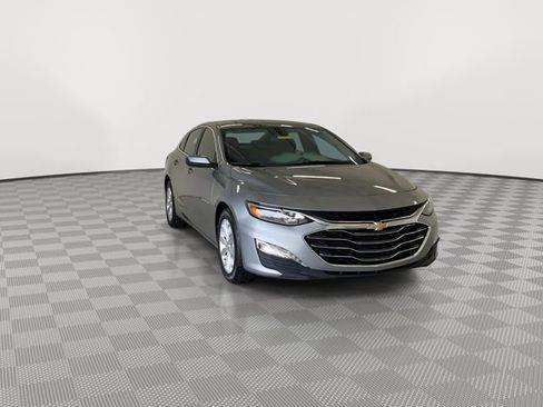 Used 2024 Chevrolet Malibu LT image 2