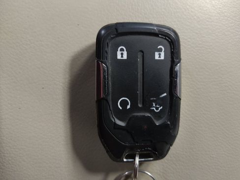 Used 2019 GMC Acadia Denali w/ Technology Package FWD image 32