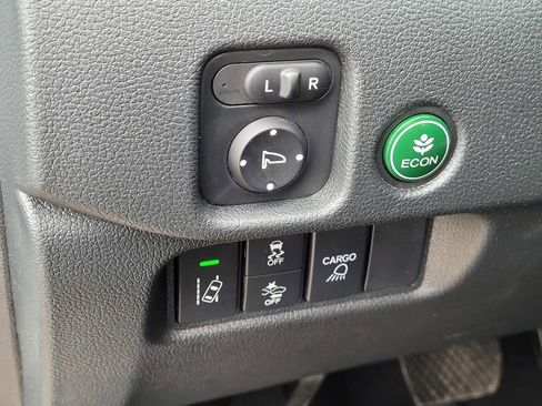 Used 2021 Honda Ridgeline Sport image 17