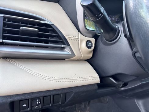 Used 2020 Subaru Legacy Limited image 12