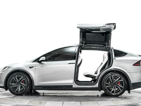 Used 2026 Tesla Model X Plaid AWD/4WD image 32