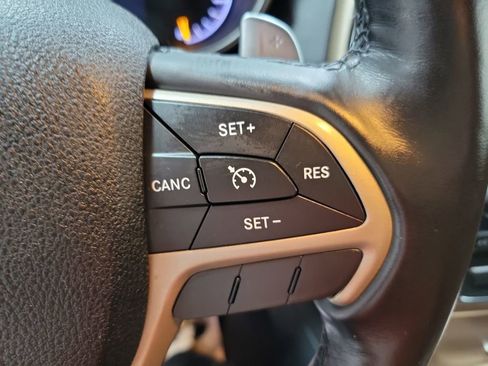 Used 2016 Jeep Grand Cherokee Laredo w/ Quick Order Package 23E image 39