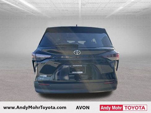 Certified 2026 Toyota Sienna LE FWD image 7
